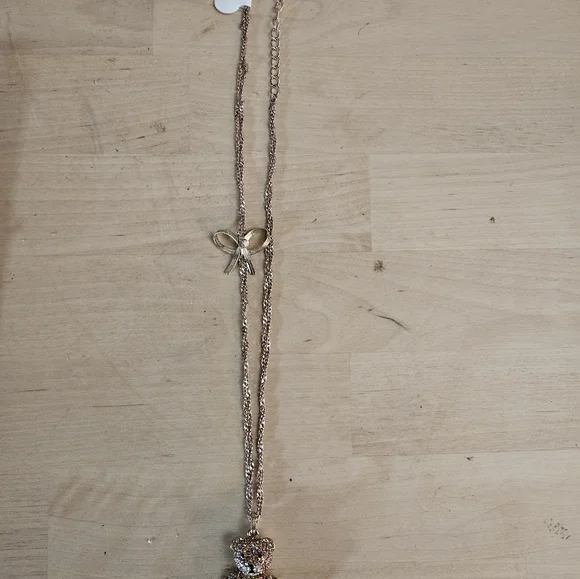 Betsy Johnson bear and bow necklace - Picture 5 of 6